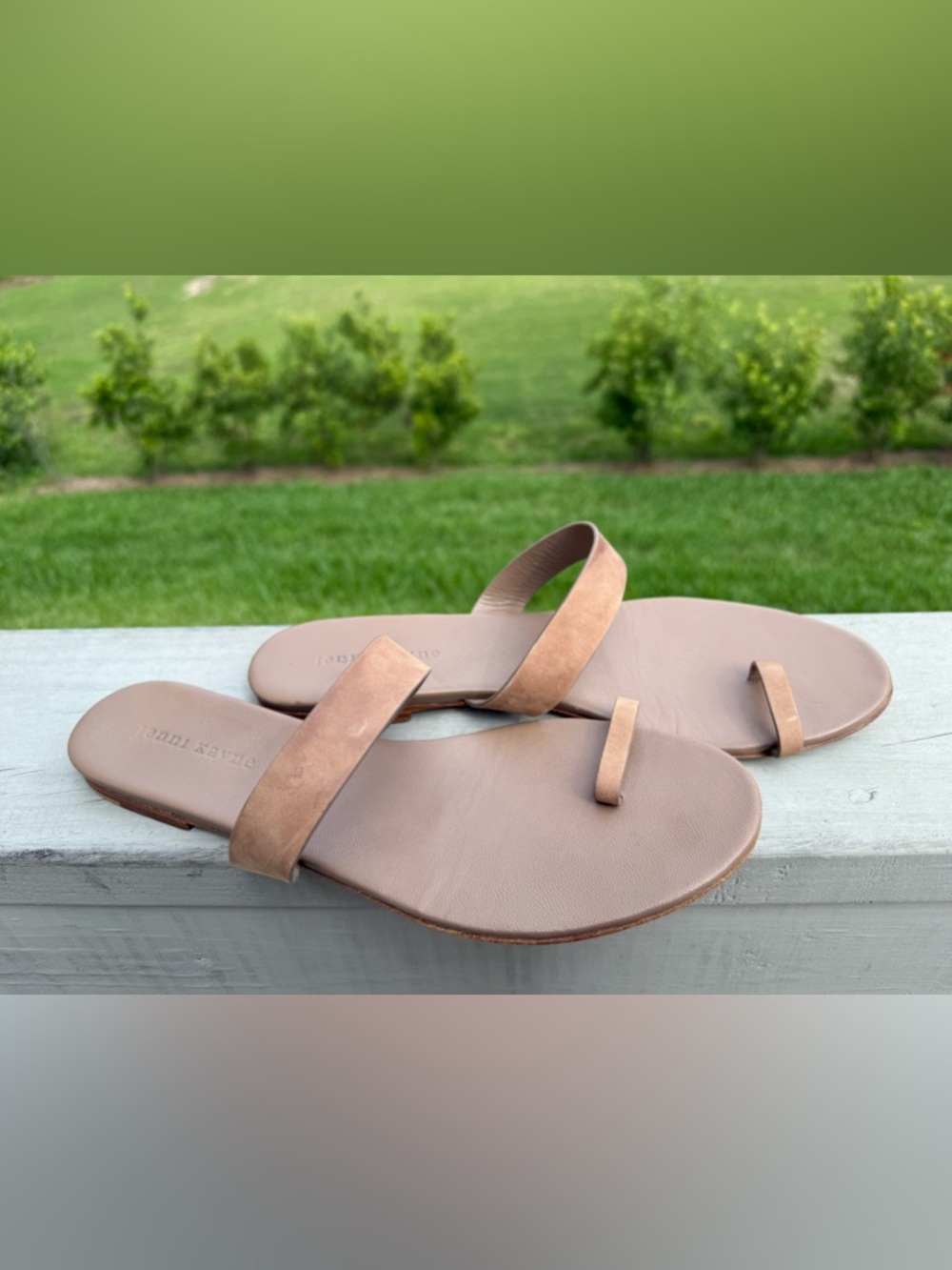 Jenni Kayne Classic Toe-Loop Slide Sandals in Taupe sz 41 - Picture 2 of 4